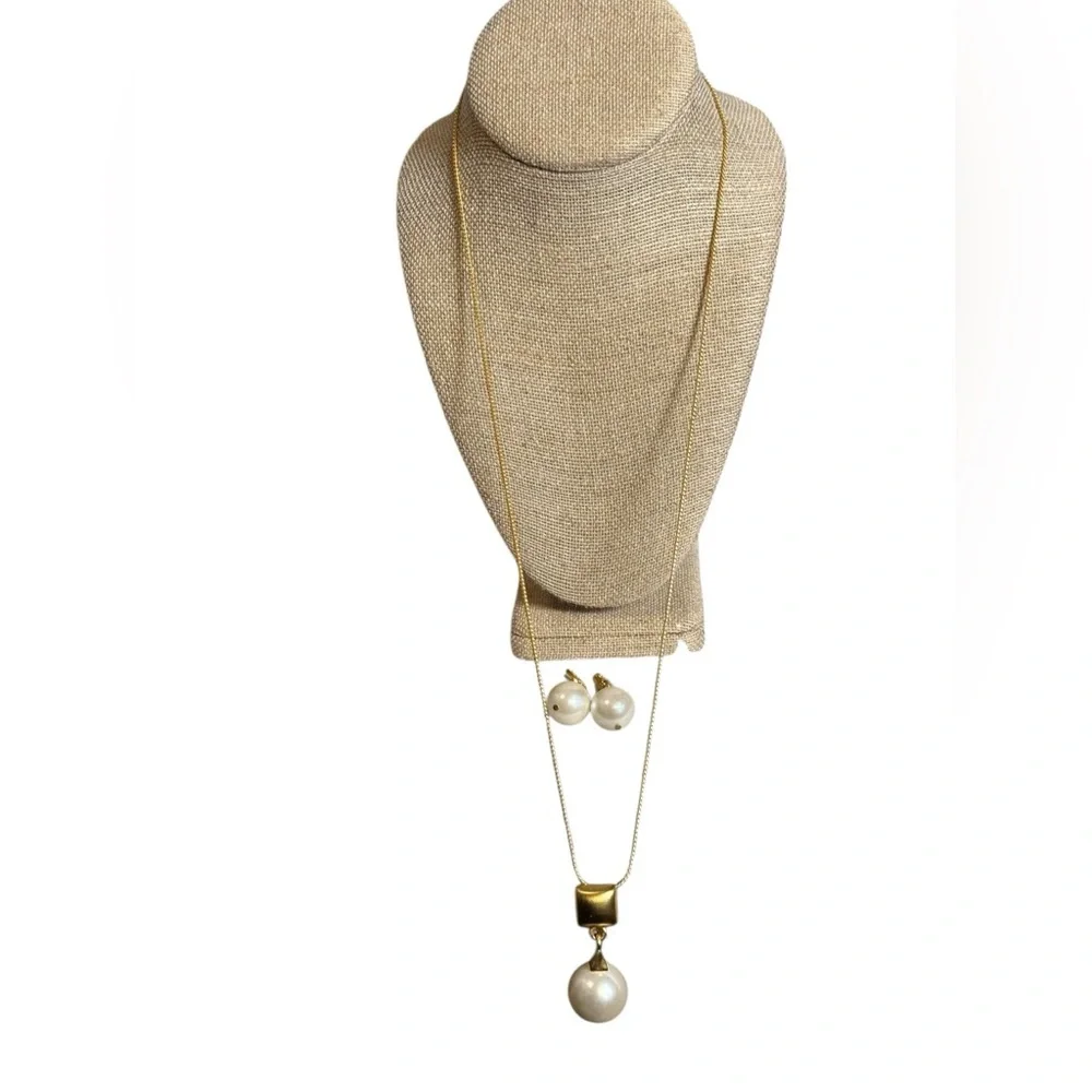 ANNE KLEIN Vintage Gold Tone Faux Pearl Necklace & Earrings Set